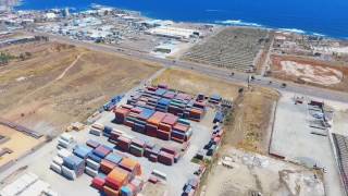 Contenedores y puerto de el Sauzal