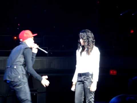 "Overboard" performed live by Justin Bieber and surprise guest Jasmine Villegas in Honolulu, Hawaii