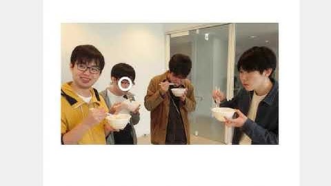 Demonstration of saccadic suppression of displacement in a natural scene