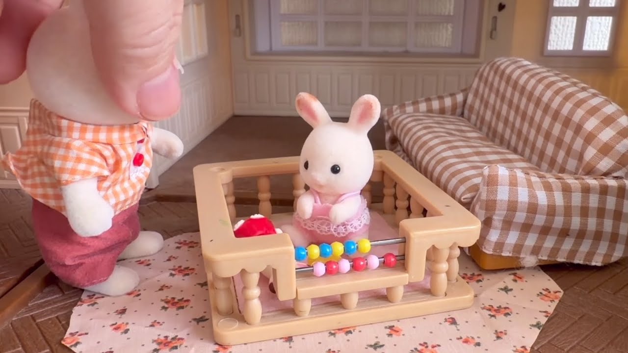 Please don't leave here🥺｜Sylvanian Families - YouTube