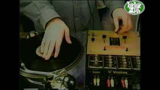 DJ Flare cuttin' n' scratchin' (1999 HipHopSlam)