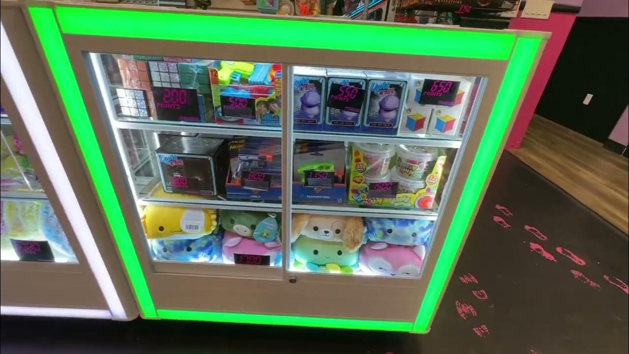 Tour of Sugarloaf Entertainment arcade at Oakridge Mall in San Jose, CA