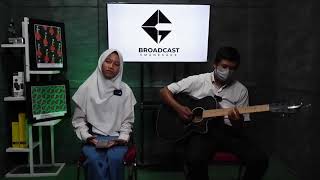 Download Tiada Lagi Cover By Sofilatus Sabrina Ft Pak Daniel Video MP3 Tiada Lagi Cover By Sofilatus Sabrina Ft Pak Daniel