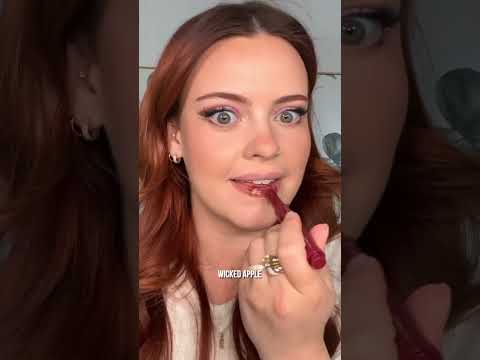 Wideo: Revlon Colorburst Lip Butter Cherry Cherry Recenzja i próbki