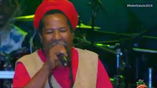 Iziniga ft Acacia   Island Blues Reggae Version Offical Live Video