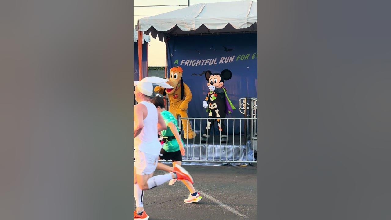 Mickey Mouse and Pluto Cheering On Runners At The Disneyland Halloween Half Marathon 2024 #disney
