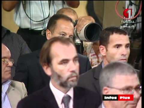 لقطة اليوم الباجي قايد السبسي يصيح على احد الحاضرين 