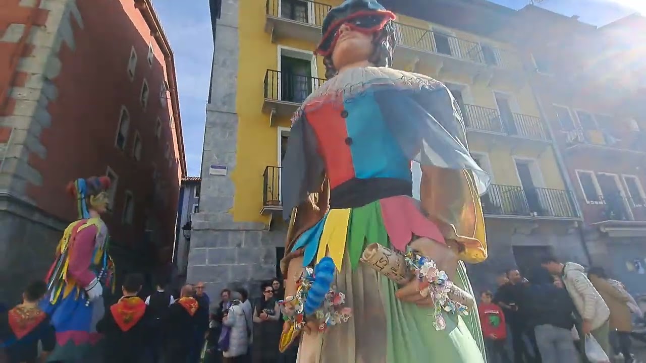 Pasacalles V de los Gigantes de Tolosa en la Fiesta de la Alubia | 18 de noviembre de 2023