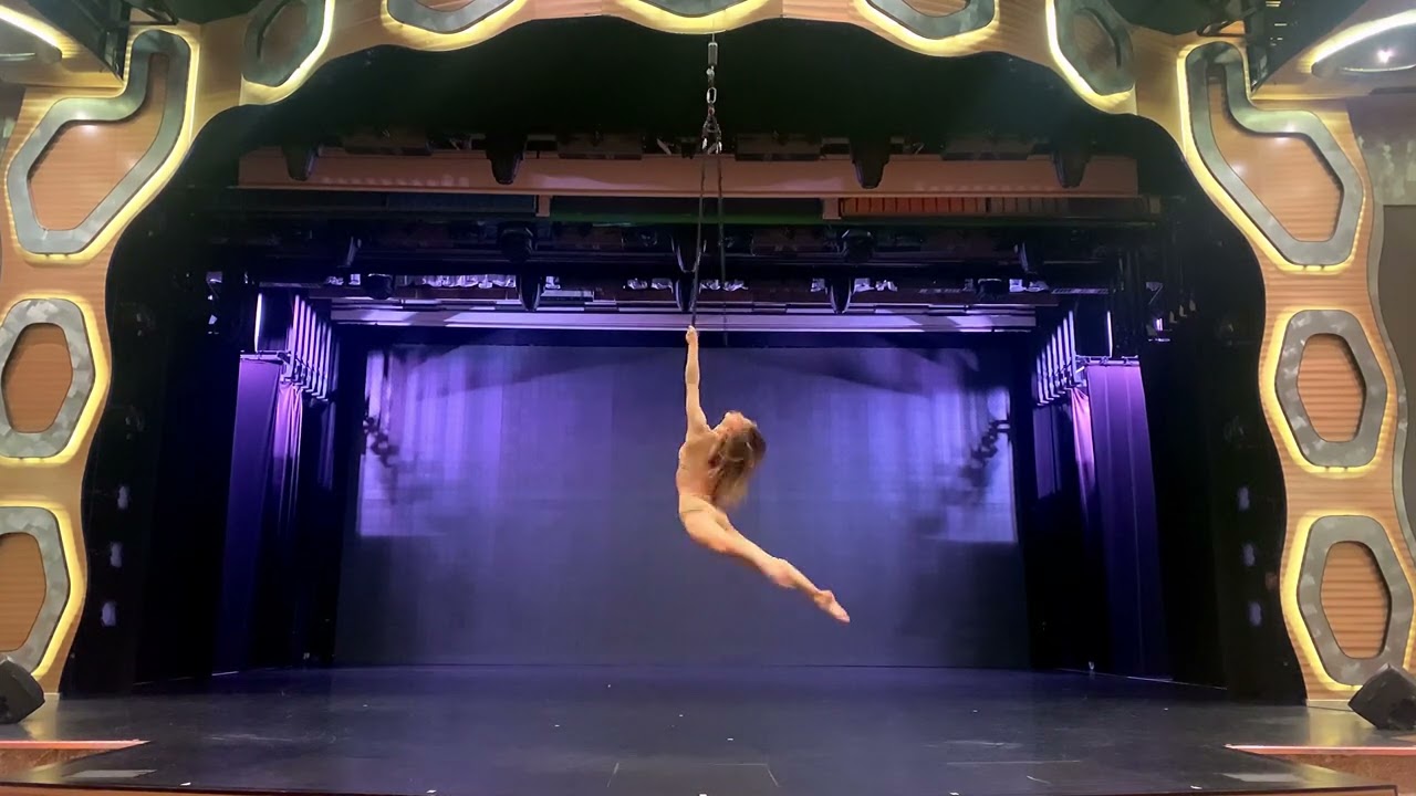 Aerial straps full act . Polina Kyriakhno.