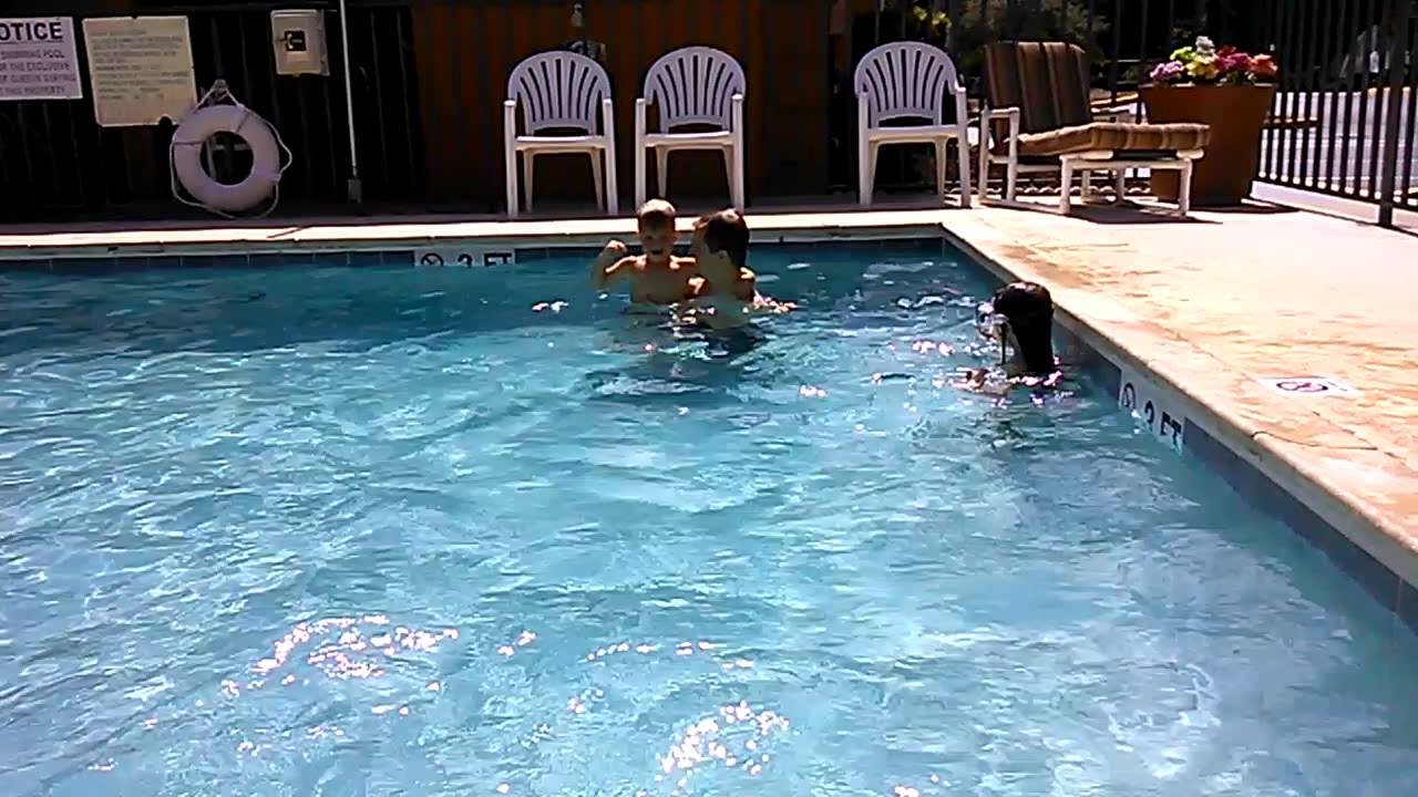 Caleb can swim :) - YouTube