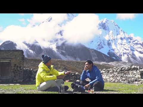 Bawa Anak Usia 8 Tahun ke Everest, Bapak Ini Memang Beda (Alkomenu)