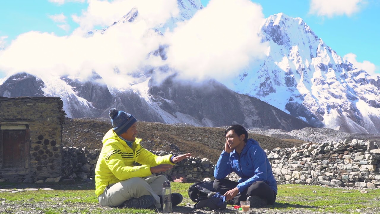 Bawa Anak Usia 8 Tahun ke Everest, Bapak Ini Memang Beda (Alkomenu)