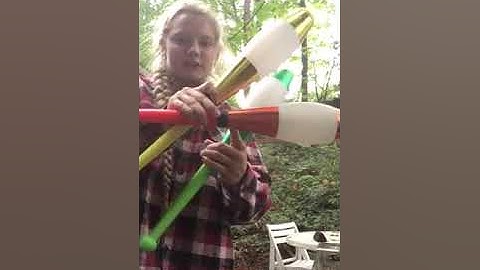 How to do “traps” with juggling clubs.