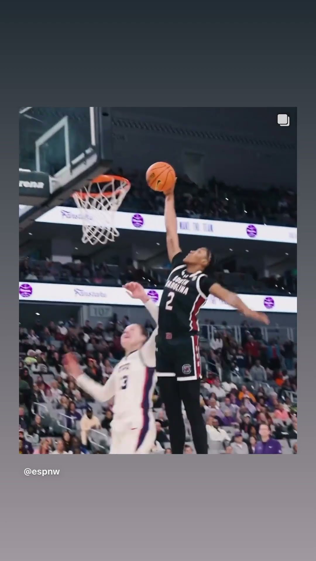 She dunked it #hoodnews #southcarolina #AshlynWatkins #dunk #basketball #omg