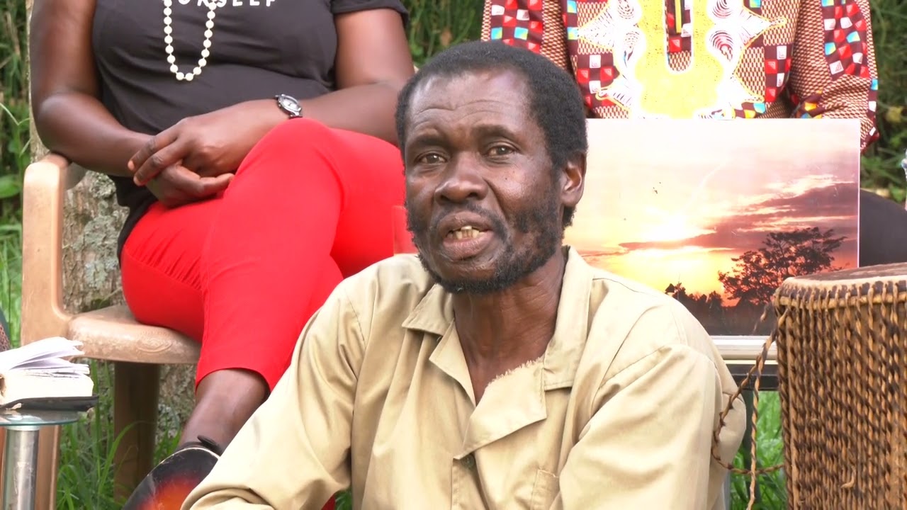 Nyine baTaata babiri nkoreki