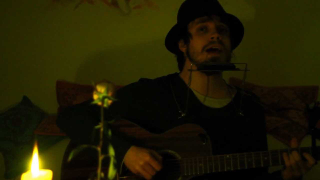 Finn Dorian - Soldiers (original - living room session)
