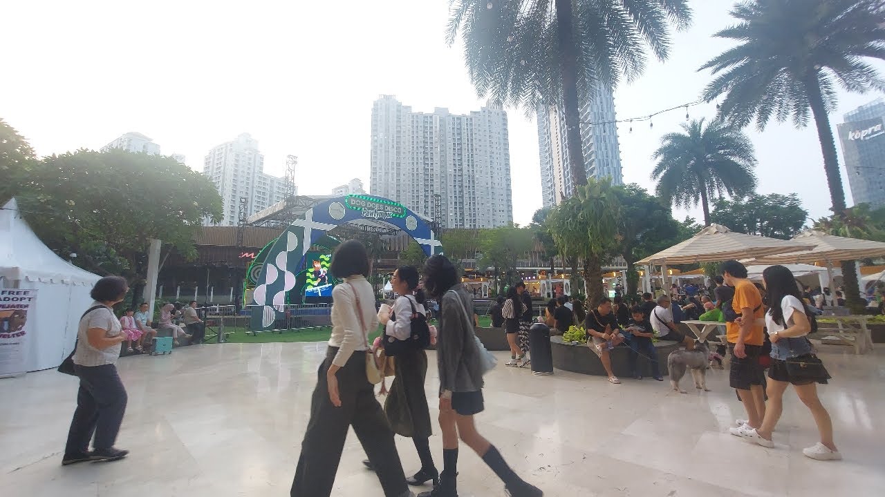 DOG DOES DISCO @ CENTRAL PARK MALL !! Live streaming of EnjoyAjA GO