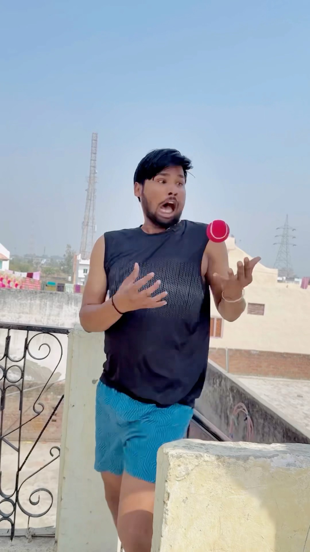 Bat ball se kon khel raha hai #comedy #funnyvideo #youtubeshorts #shorts #shortsfeed