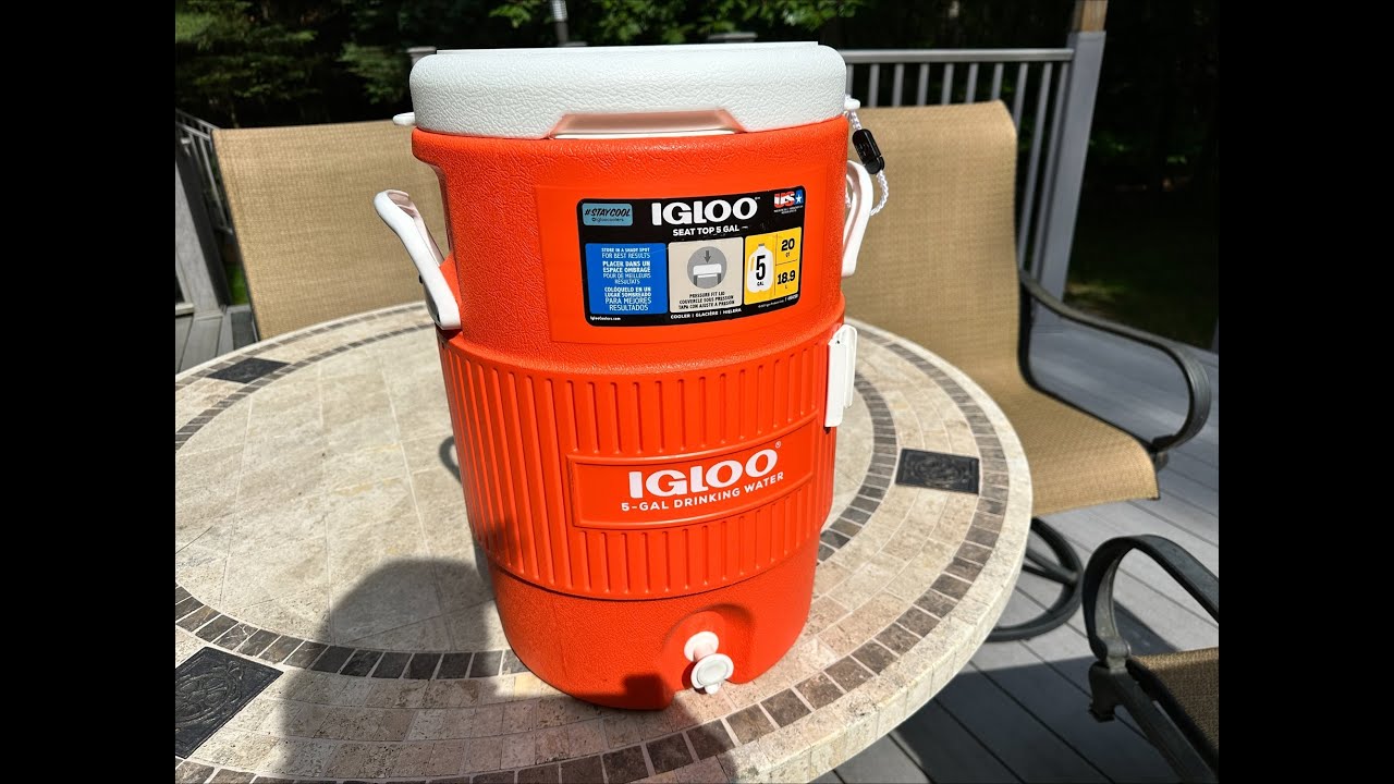 Igloo 5 gallon water jug with spout