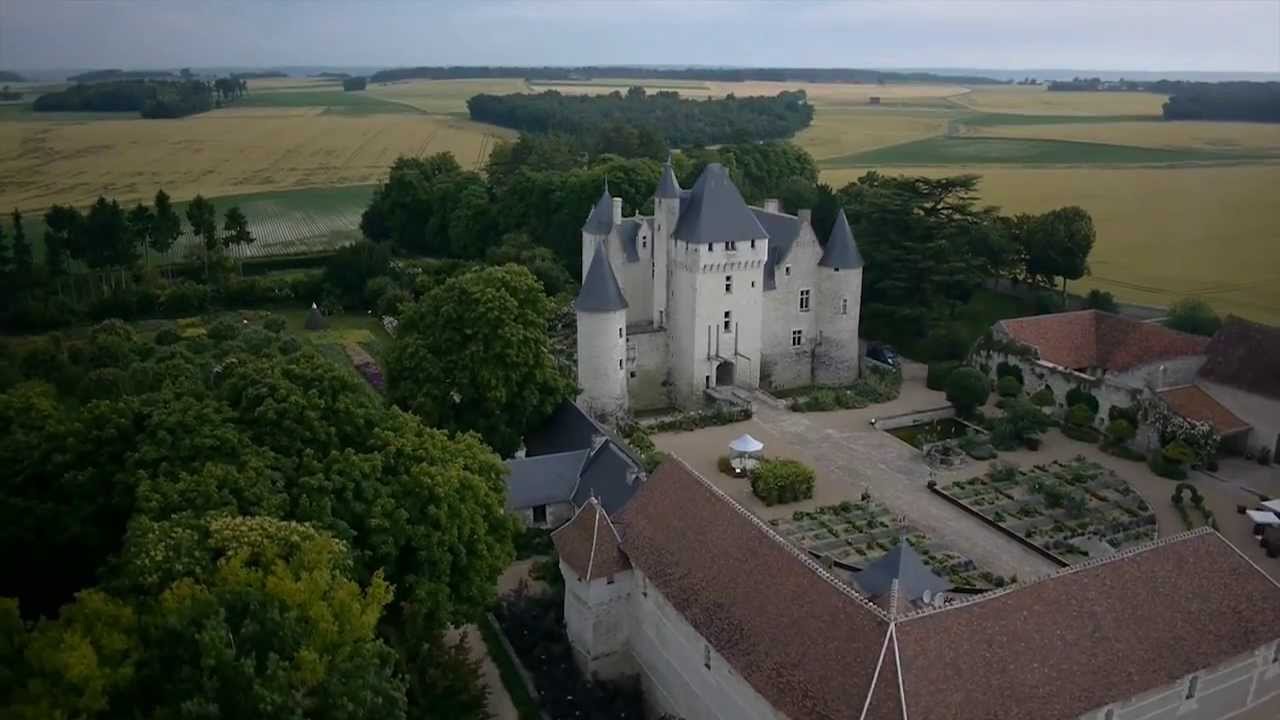 Risultati immagini per CHATEAU DU RIVAU