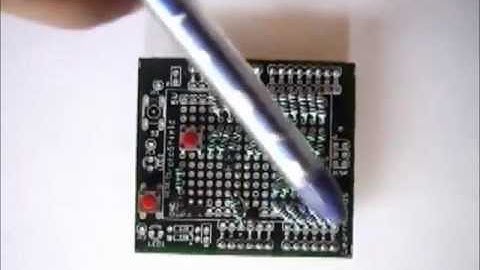 "Scopeclock" analog clock on an oscilloscope