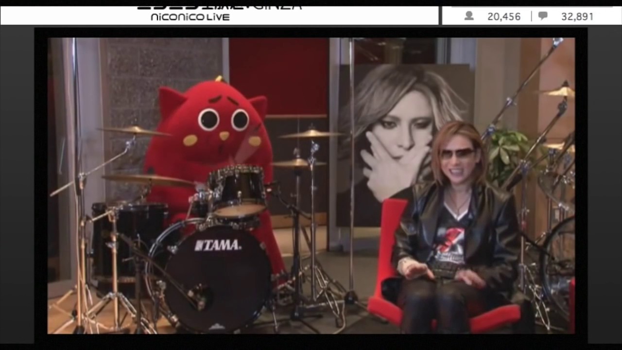 YOSHIKI 앞에서 연주하는 냥고스타