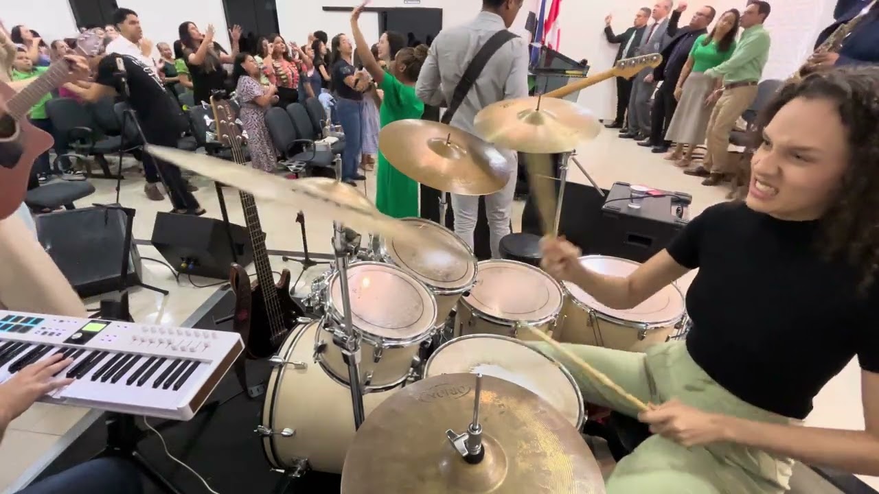 Medley Caminho no Deserto + Grande Eu Sou