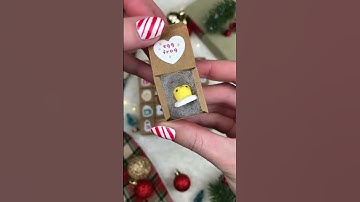 Unboxing day 15 of the frog advent calendar! 🐸🎁