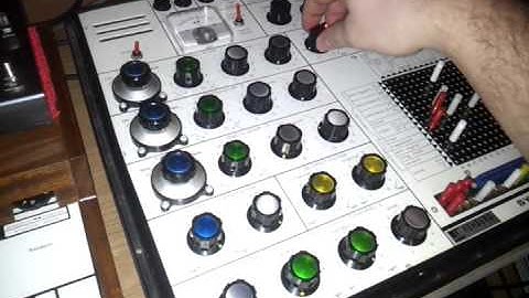 On the Run (Pink Floyd) Ems Synthi Aks  (Synthi A & TKS)