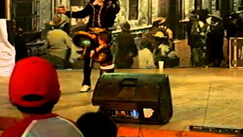 el ayudante. alfredo llamas y kenneth llamas