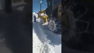 Komatsu Greyder Gd 675 Karda Yol Açma