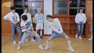 I.N and Han sexy dance