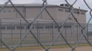 Texas lawmakers consider signing a bill that adds AC to state prison facilities