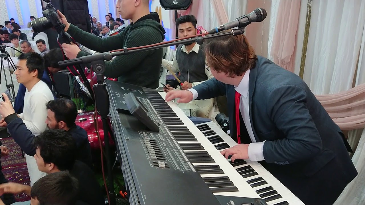 آهنگ بندری در دشت برچی توسط استاد عظیم بامیانی.