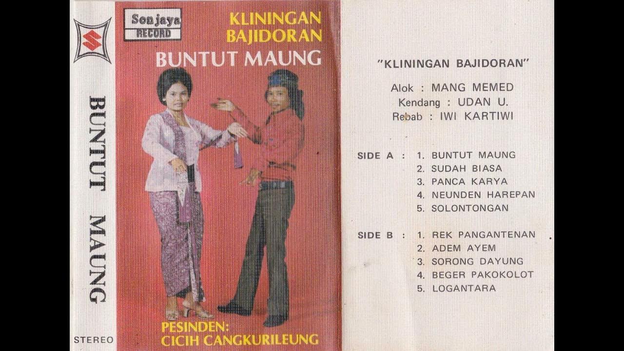 Mening mushuk sochli, men jinsiy aloqa qilishni xohlayman. Eshakdagi yosh ayolning porno video