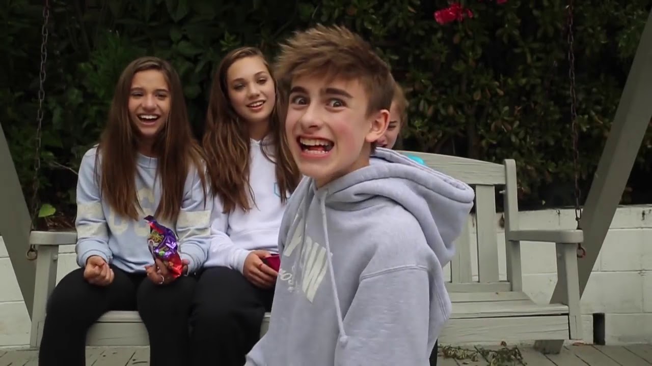 EAT IT OR WEAR IT CHALLENGE (ORLANDO'S VS ZIEGLER'S) - PART 1!