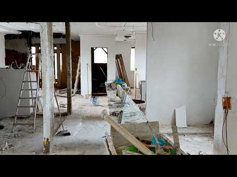 In the heavy rain, the plasterboard alleviates the noise of the rain.