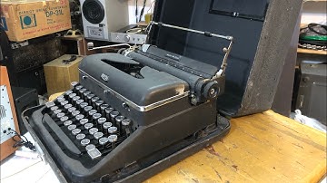 Máy đánh chữ Royal của Mỹ sx năm 1939 (ĐÃ GIAO LƯU). Giá 1tr2. Ae sưu tầm LH 