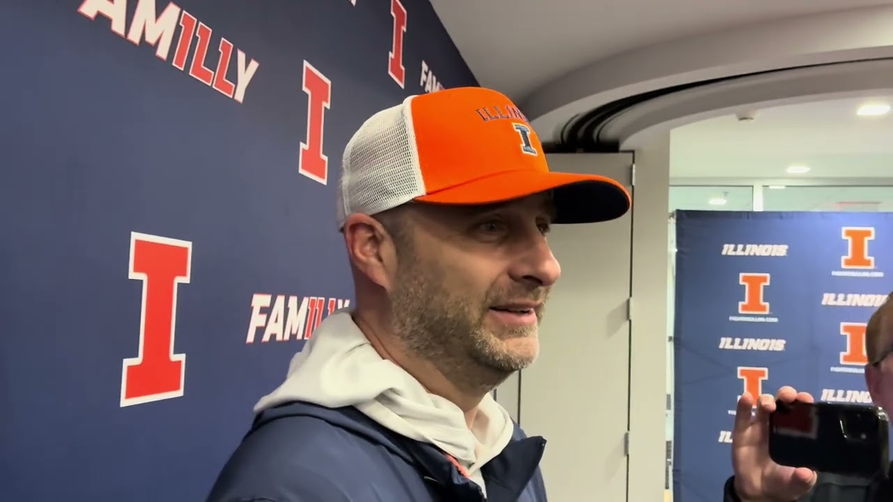 Пресс-конференция координатора нападения команды Иллинойса Барри Ланни-младшего — 18 декабря 2025...