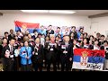 セルビア女子ハンドチームにエールセルビア女子ハンドボールチームに市職員が勝利へのメッセージを送る！