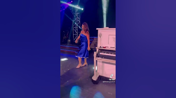 How does she do that? Impossible dress quick change!