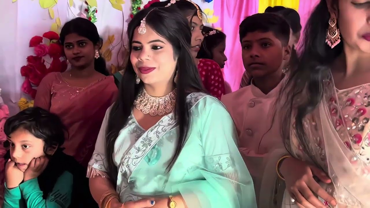 full family enjoy shadi function