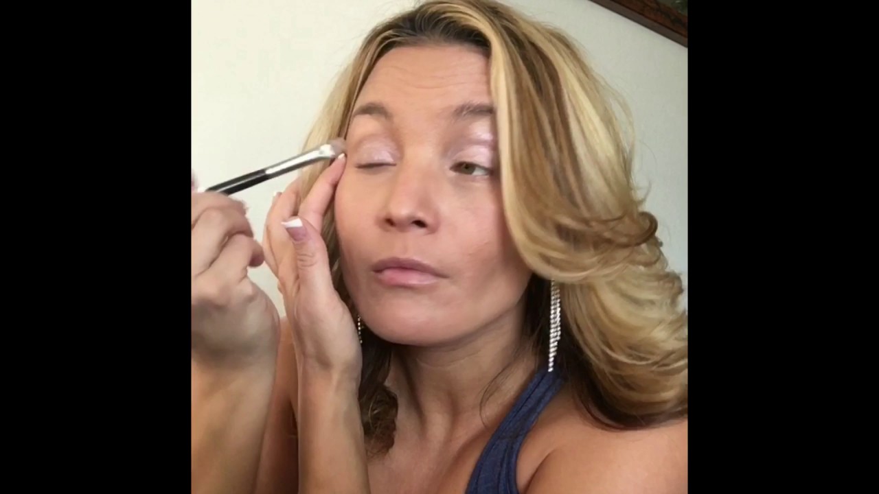 Pink Smokey Eye - YouTube