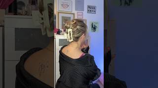 DAY 13/30 SHORT HAIRSTYLES💕claw clip PERFECTION! vc: India Thomas #shorthairstyles #clawclip #updo