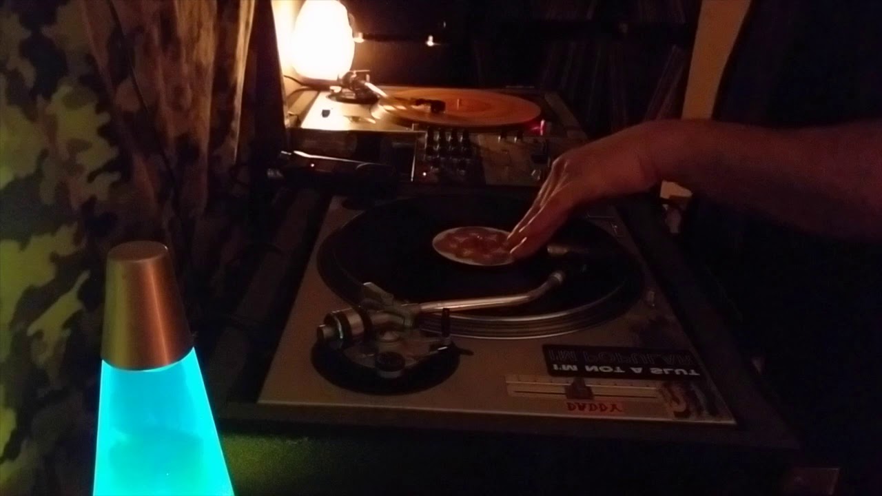 DrGiggles aka Krutoid Live DJ Vinyl Mix 91-92 old school warehouse techno bleep rave Detroit video