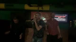 Insomnia Pub karaoke Trio Insomnia live