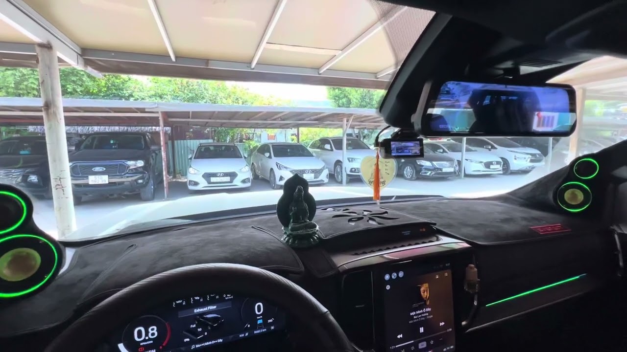 Một mình ở đây - Bùi Lan Hương - Focal K2 & front sub utopia on Ford Everest