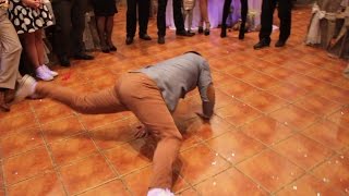 Жених танцует break dance для невесты! Жених танцует break dance для невесты!