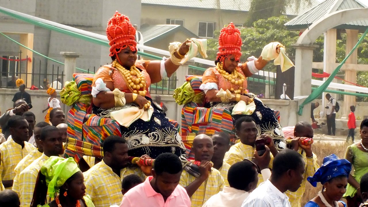 Wrapper Tying Ceremony