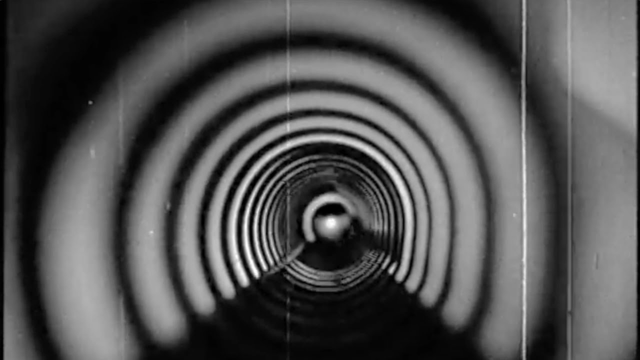 Interhotel - Doppelagent auf YouTube ansehen Interhotel - Doppelagent auf YouTube ansehen